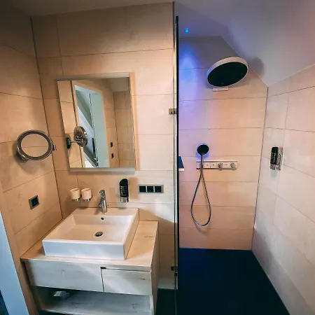 Stadthotel Haslach האסלאך אים קינזיגטאל