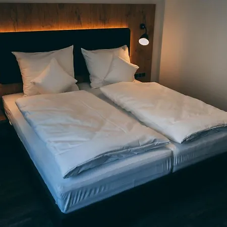 Stadthotel Haslach האסלאך אים קינזיגטאל